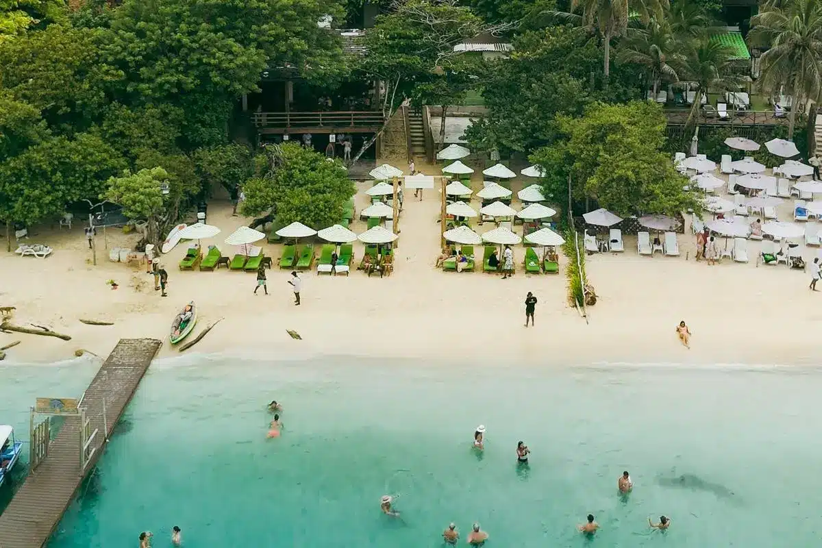 Mantas Beach Club - Image 4